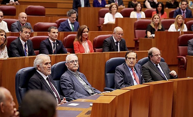 Los expresidentes de la Junta, de izquierda a derecha, Demetrio Madrid, Constantino Nalda, Juan José Lucas y Juan Vicente Herrera  