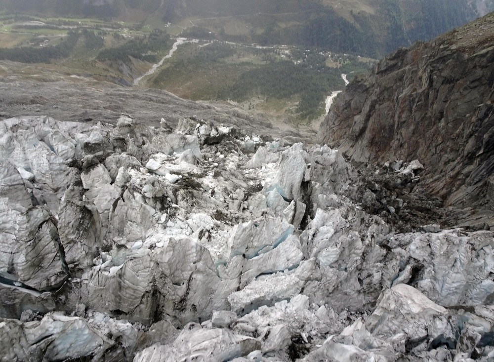 Un glaciar del Mont Blanc se derrite y puede derrumbarse