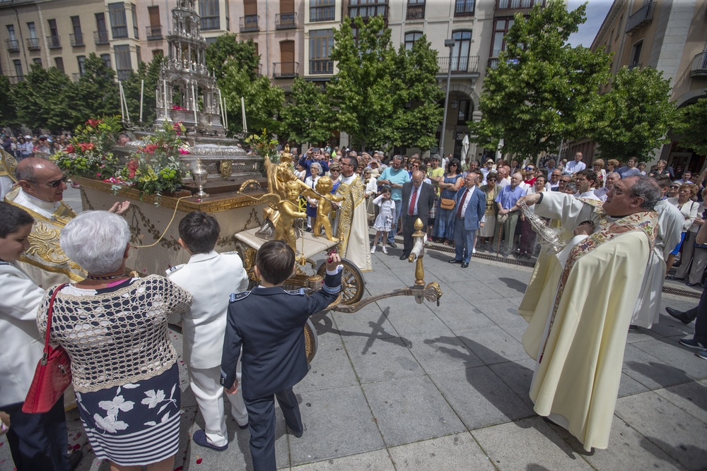Corpus Christi, misa y procesión.  / BELÉN GONZÁLEZ
