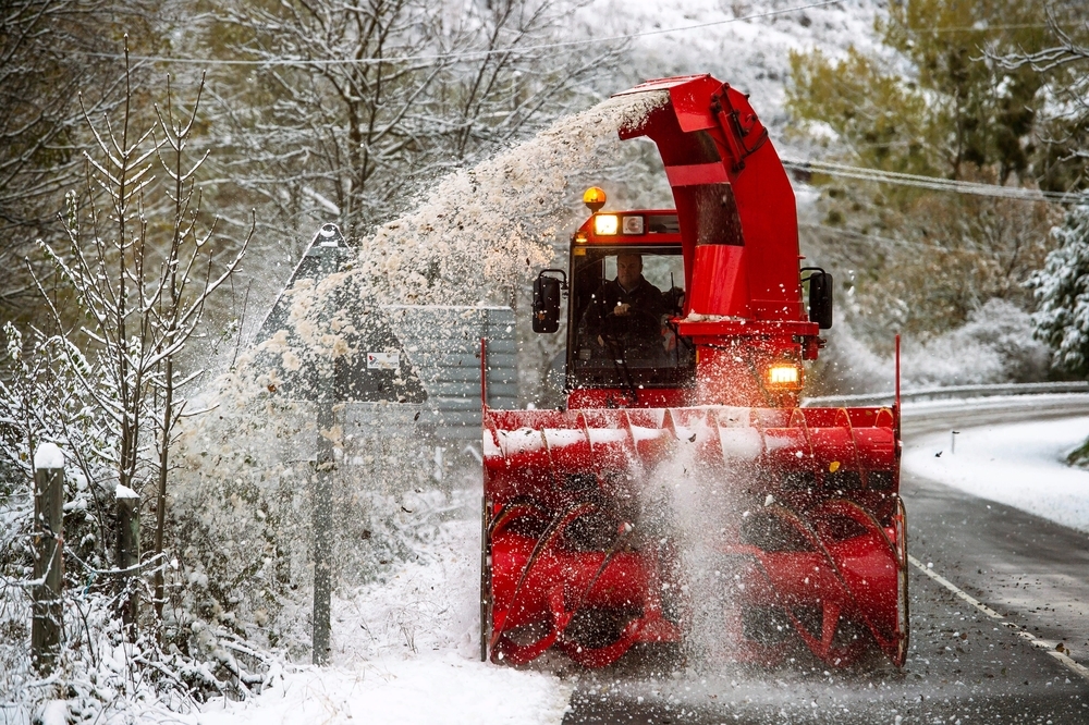 Las nevadas remiten aunque dificultan el tráfico en el norte