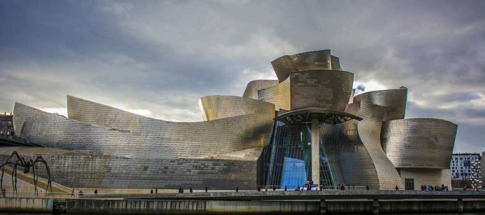 El icónico edificio de Frank Gehry es el buque insignia cultural de la ciudad de Bilbao.