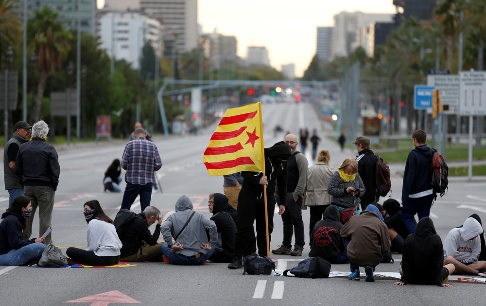 Primeros cortes en Barcelona por la huelga general