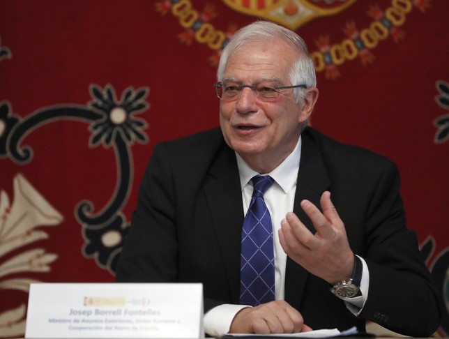Borrell renuncia a su acta de eurodiputado