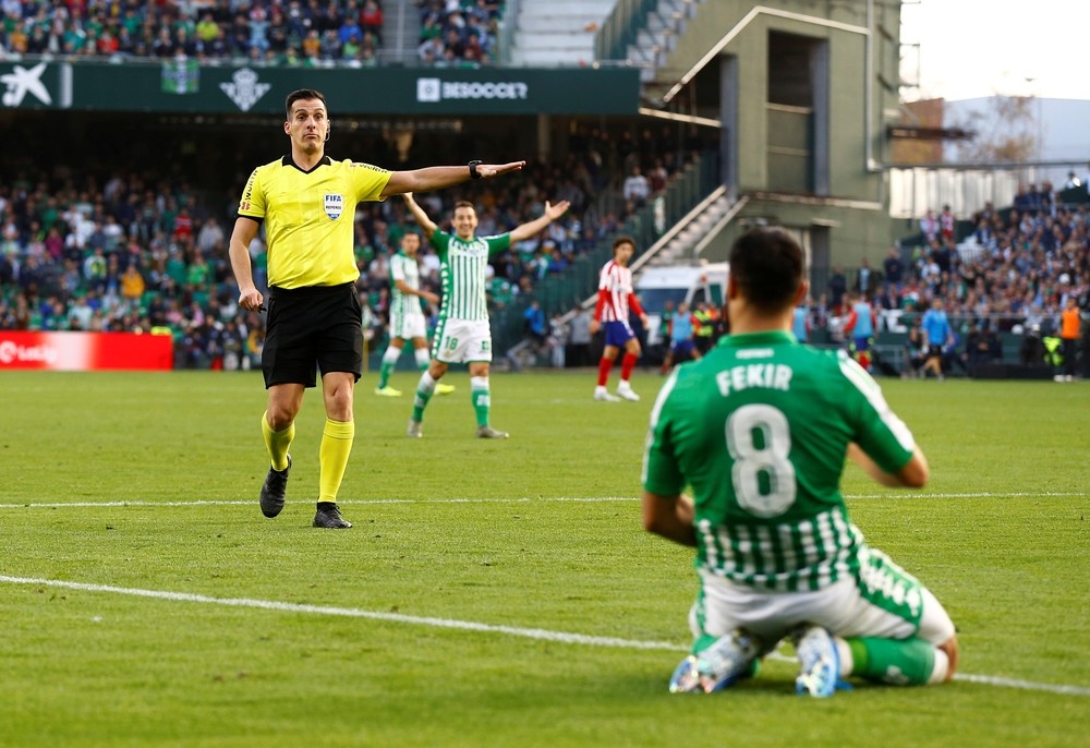 El Atlético resiste en el Villamarín