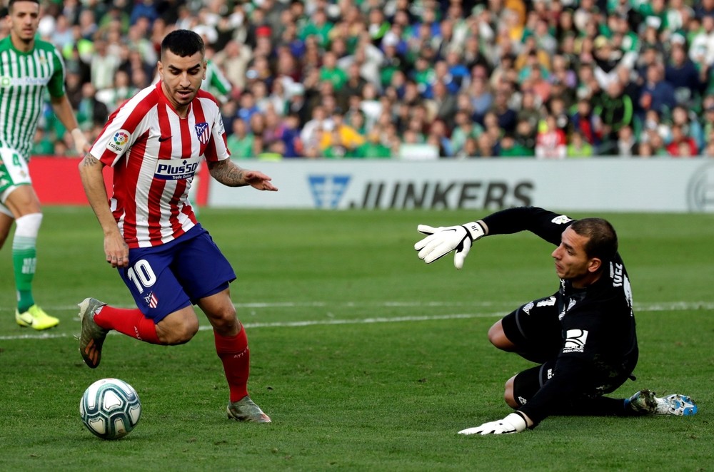 El Atlético resiste en el Villamarín