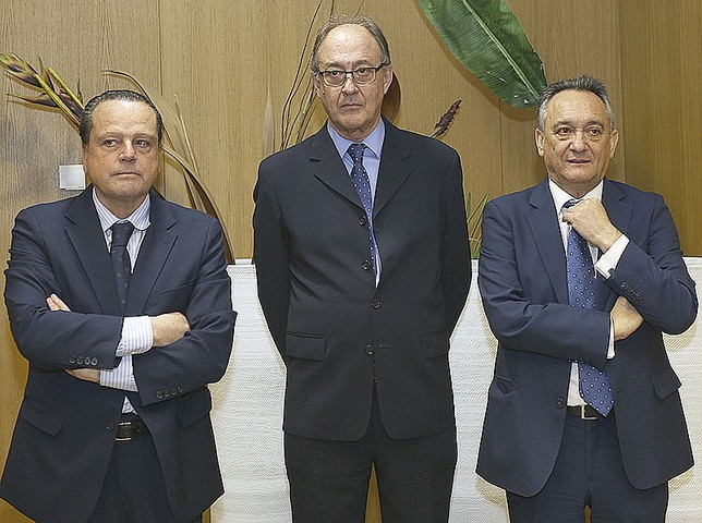 (De d. a i.) Mario Amilivia, Miguel Ángel Jiménez y Emilio Melero, de Cuentas