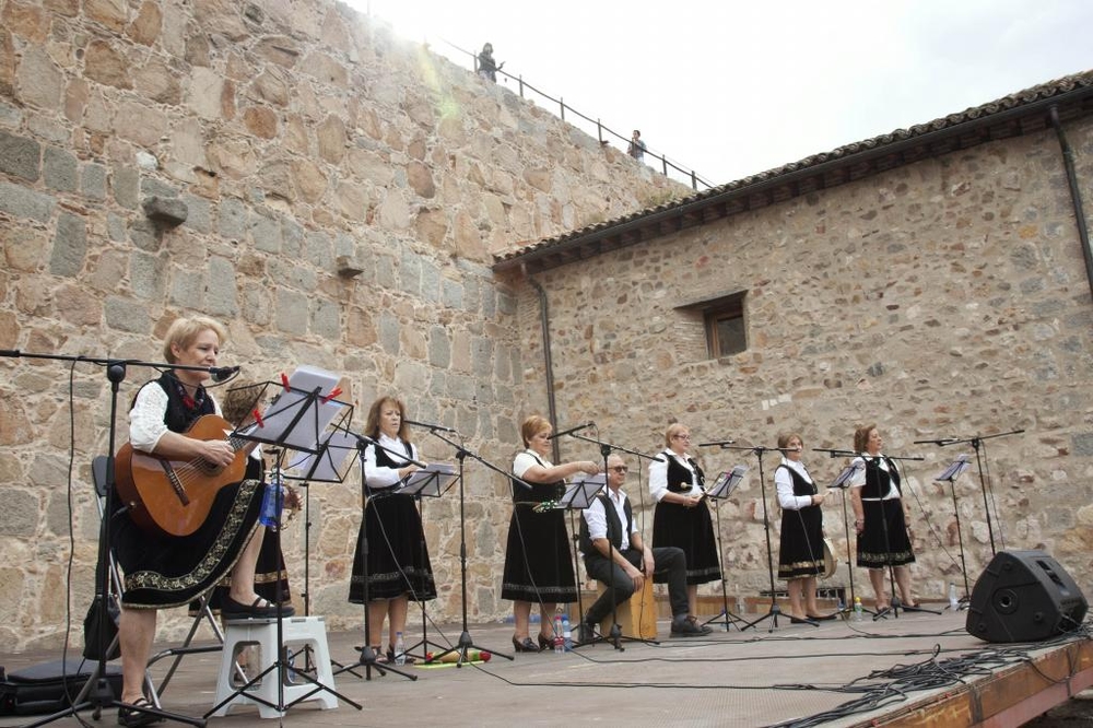 Actuación del grupo folklórico 