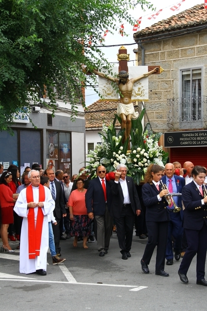 El Cristo de Gracia recorre las calles de El Barraco