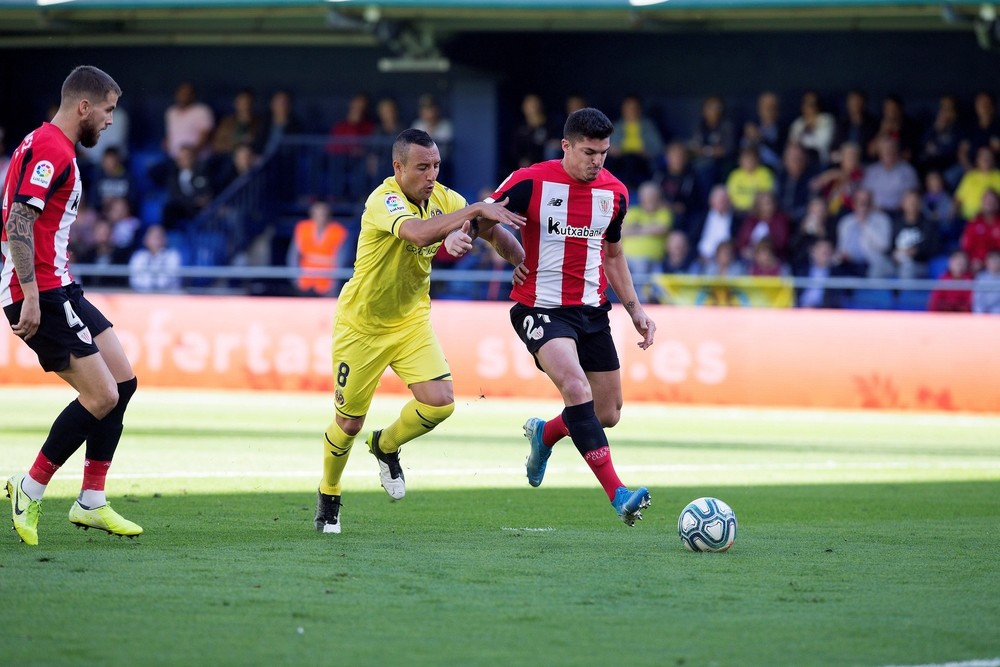 Villarreal y Athletic igualan en un intenso partido
