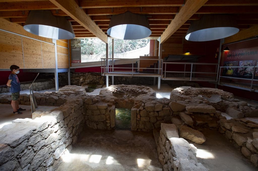 Este sábado se sumaron al palacio de Superunda en su reapertura las tenerías de San Segundo y los hornos postmedievales.  / DAVID CASTRO