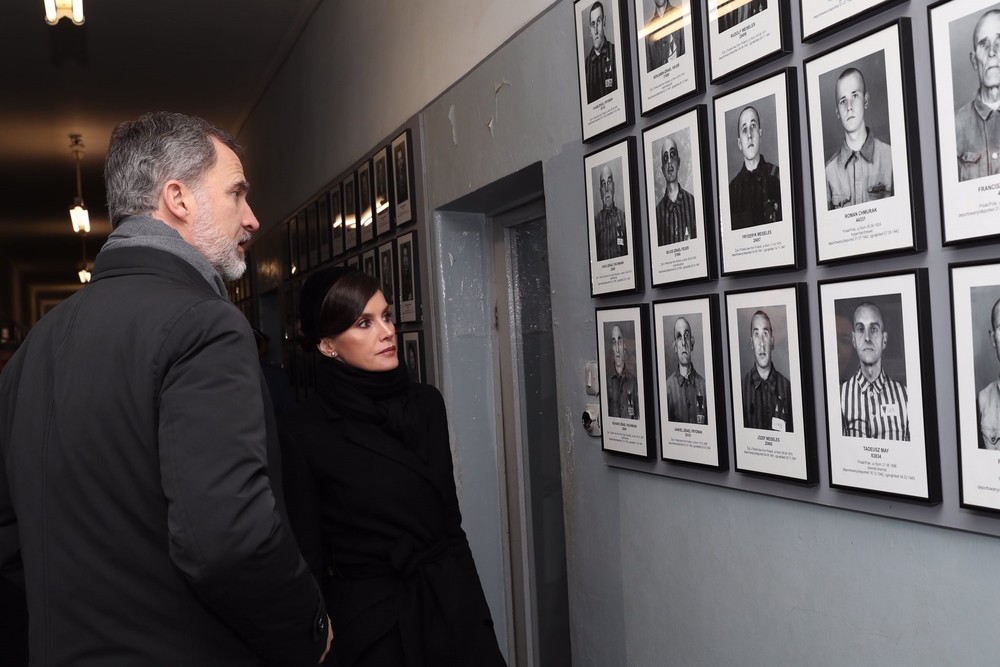 Los Reyes Felipe y Letizia visitan el museo en recuerdo a las víctimas del campo de concentración y exterminio de Auschwitz-Birkenau 