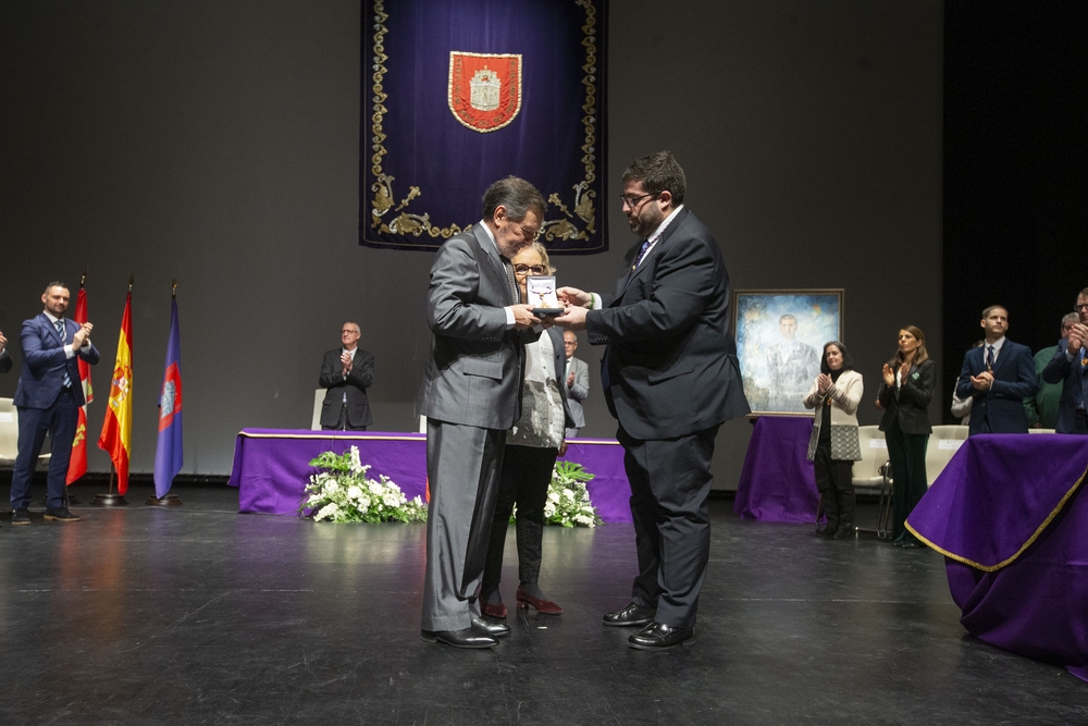 Otorgamiento de la Medalla de Oro de la Ciudad a la Asociación Española Contra el Cancer AECC.  / ISABEL GARCÍA