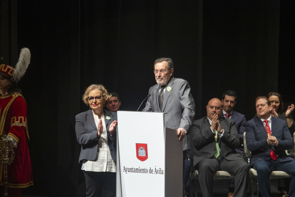 Otorgamiento de la Medalla de Oro de la Ciudad a la Asociación Española Contra el Cancer AECC.  / ISABEL GARCÍA