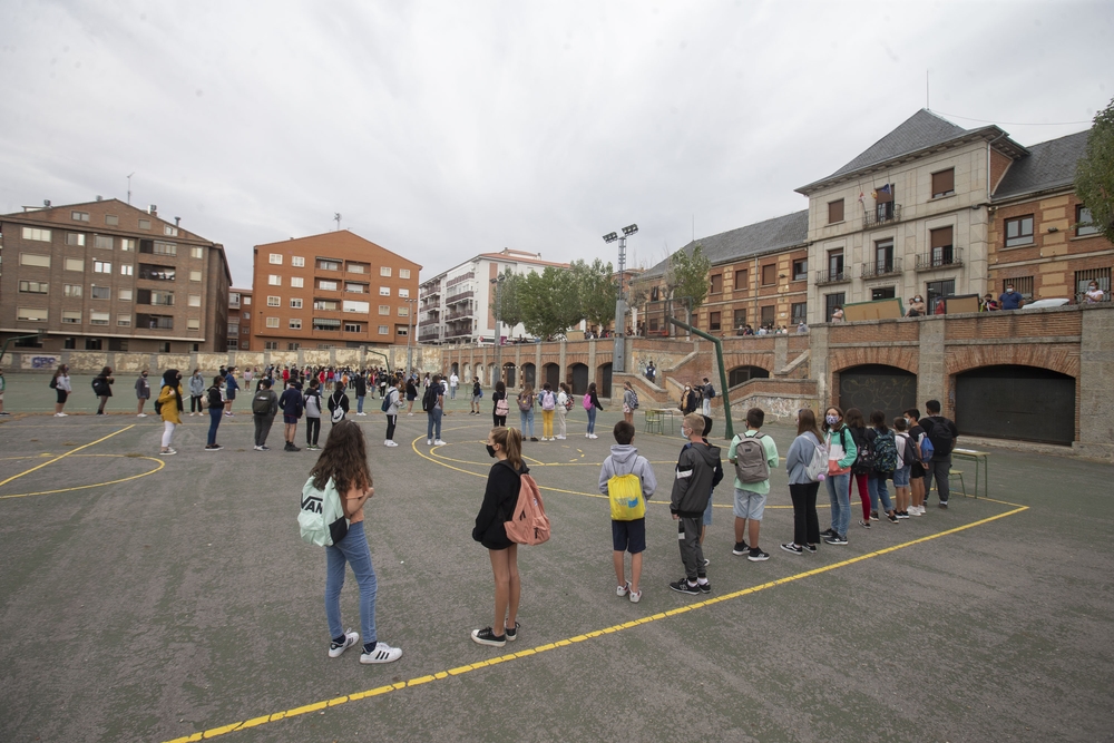 Comienzo de curso para los alumnos de secundaria y bachillerato.  / ISABEL GARCÍA