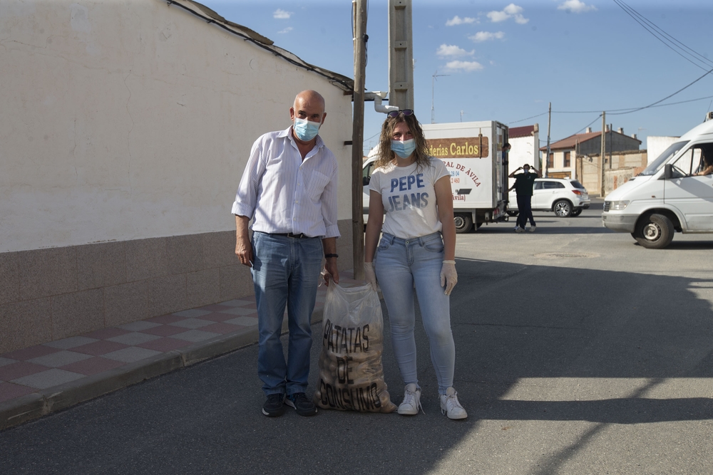 El Ayuntamiento de Langa usa el dinero de las fiestas para compra carne y mascarillas y repartirlo a sus vecinos, coronavirus.  / ISABEL GARCÍA