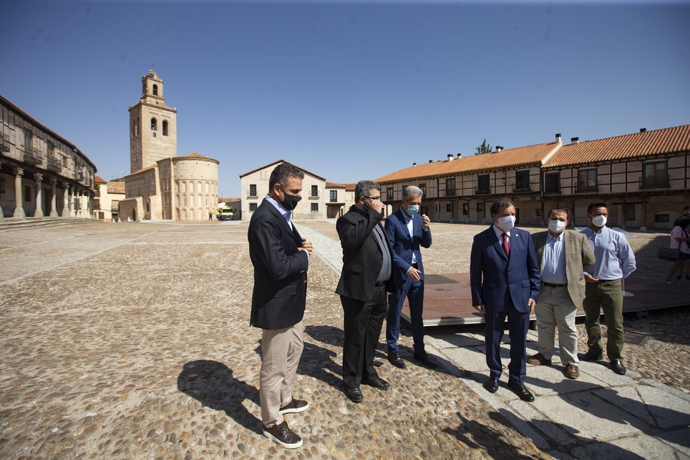 Arévalo presenta 'Collegium', que aspira a convertirse en el  'Guggengheim' de Castilla y León. El proyecto, una plataforma de producción, investigación y exposición del arte contemporáneo, ha sido presentado por su promotor, el arevalense Javier Lum  / DAVID CASTRO