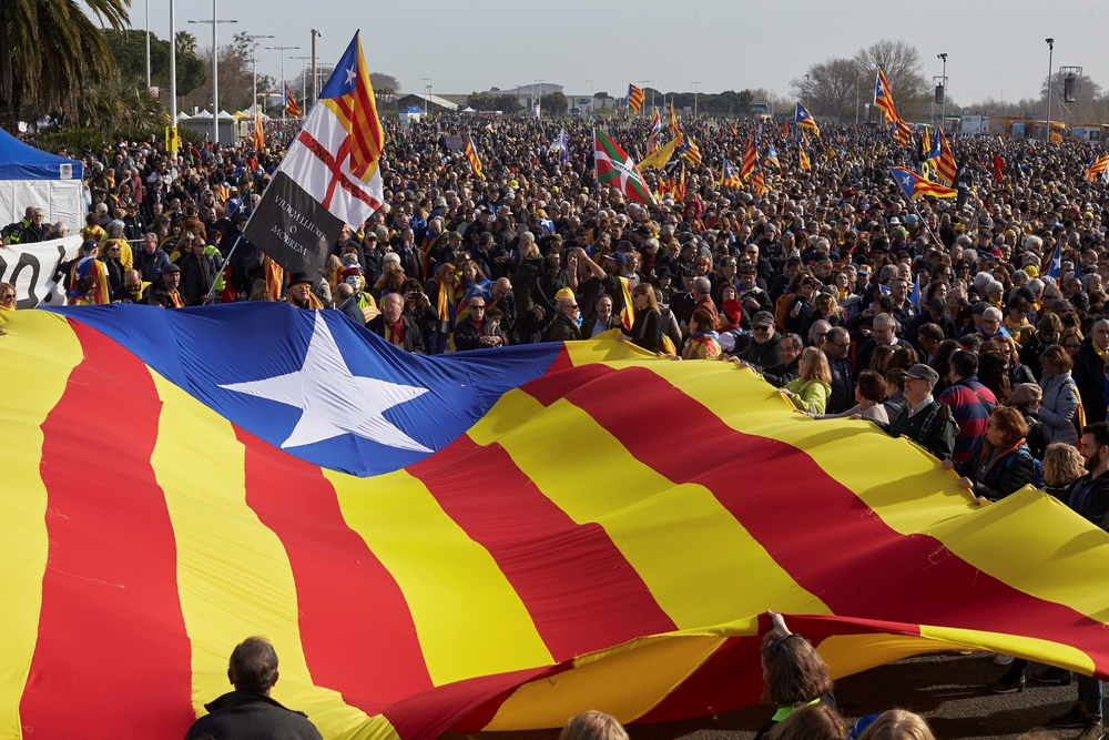 El expresidente Carles Puigdemont protagoniza un acto politico en Perpiñán  / DAVID BORRAT