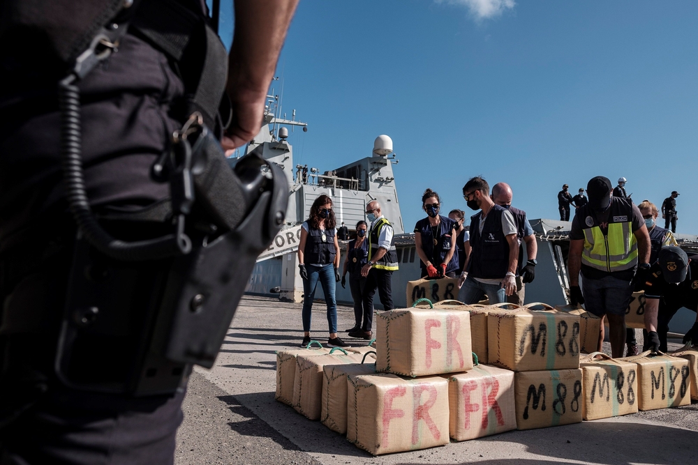 La mayor operación contra el tráfico de hachÁ­s por vÁ­a marÁ­tima permite incautar 35 toneladas de droga  / ÁNGEL MEDINA G.