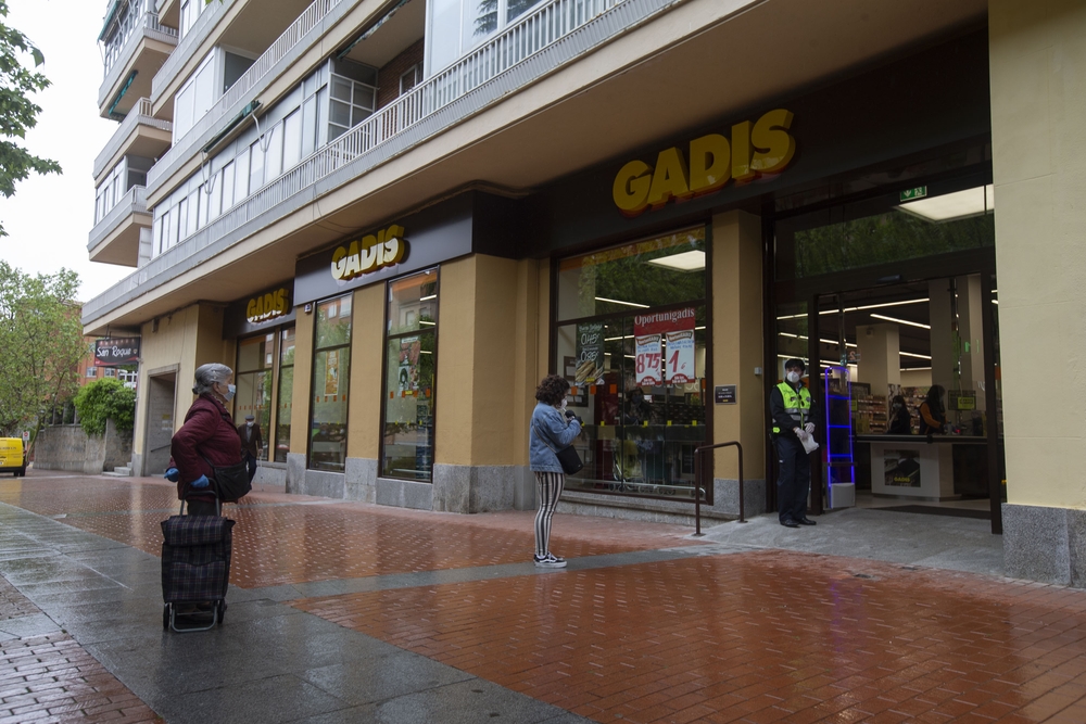 Apertura del supermercado Gadis de la Avenida de San Roque.