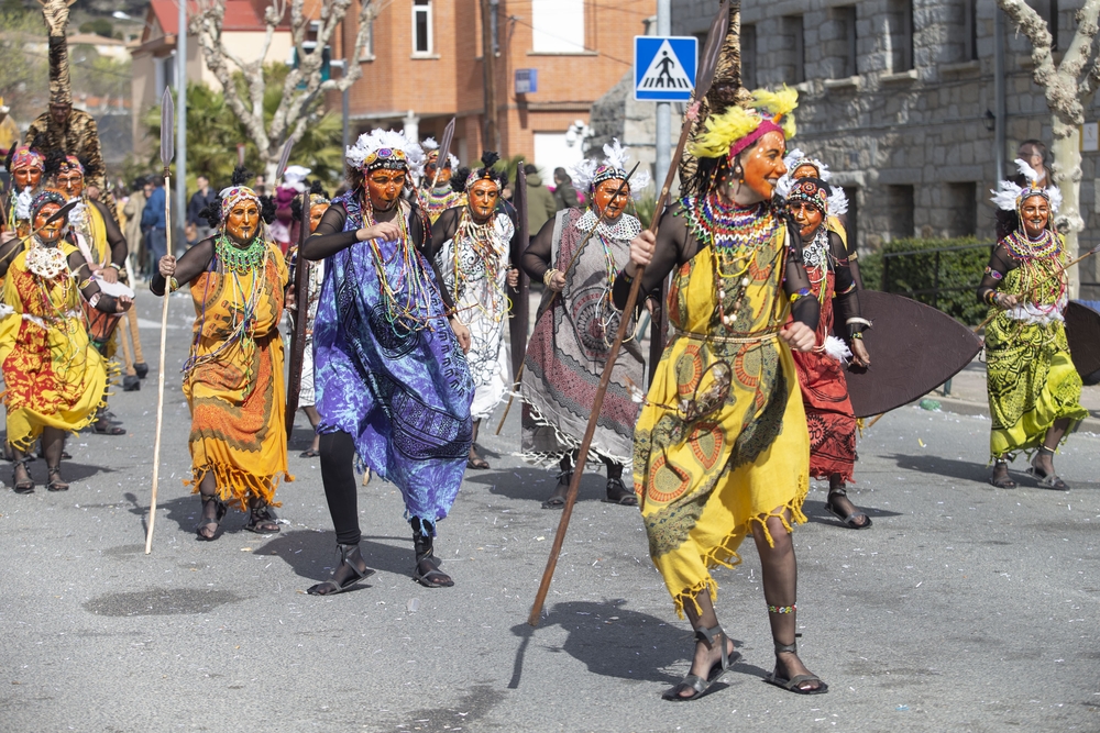 Desfile del Domingo de Piñata en el Carnaval de Cebreros Interprovincial.  / ISABEL GARCÍA