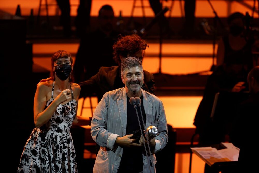 El director Patxi Barco recibe el premio de su obra 'Kutsidazu Bidea Ixabel' a mejor musical  / LUIS TEJIDO