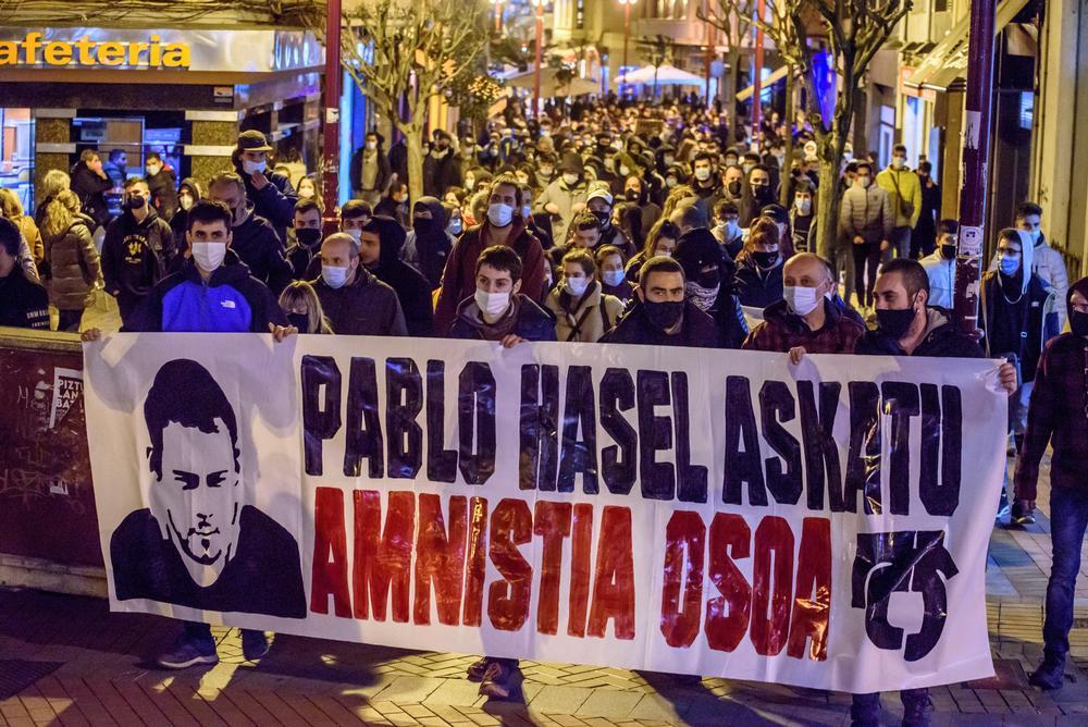 Tercera noche de protestas en las calles españolas por Hasél