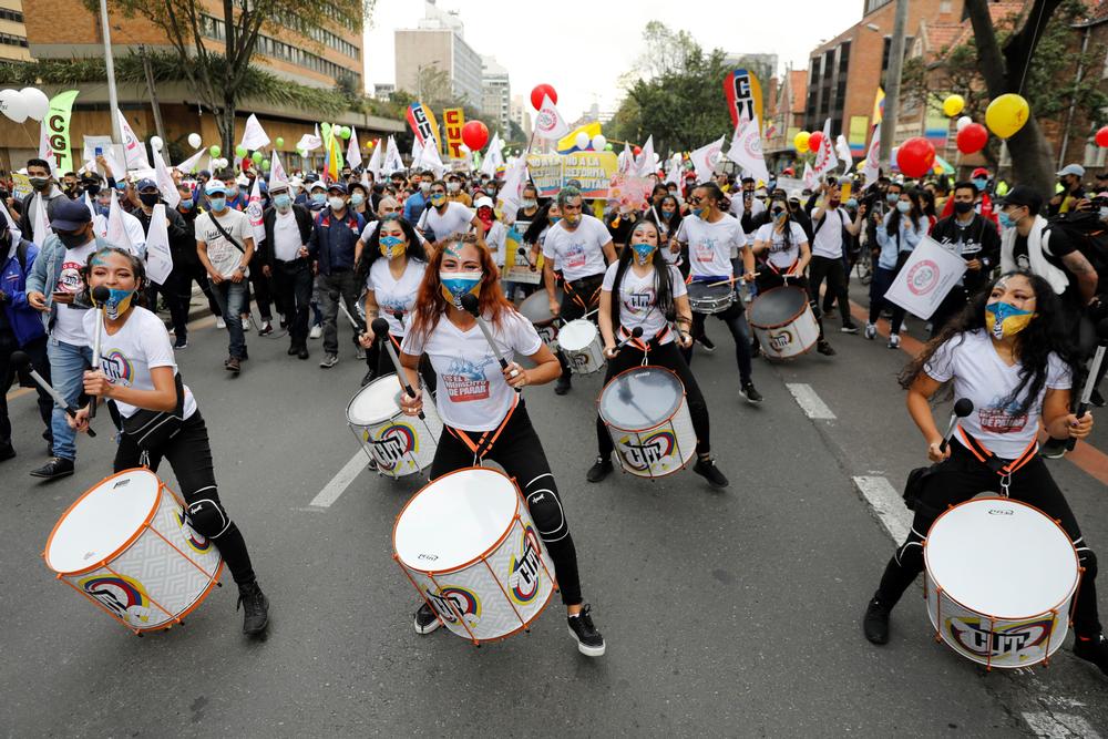 Colombianos se toman las calles para rechazar reforma tributaria del Gobierno  / CARLOS ORTEGA