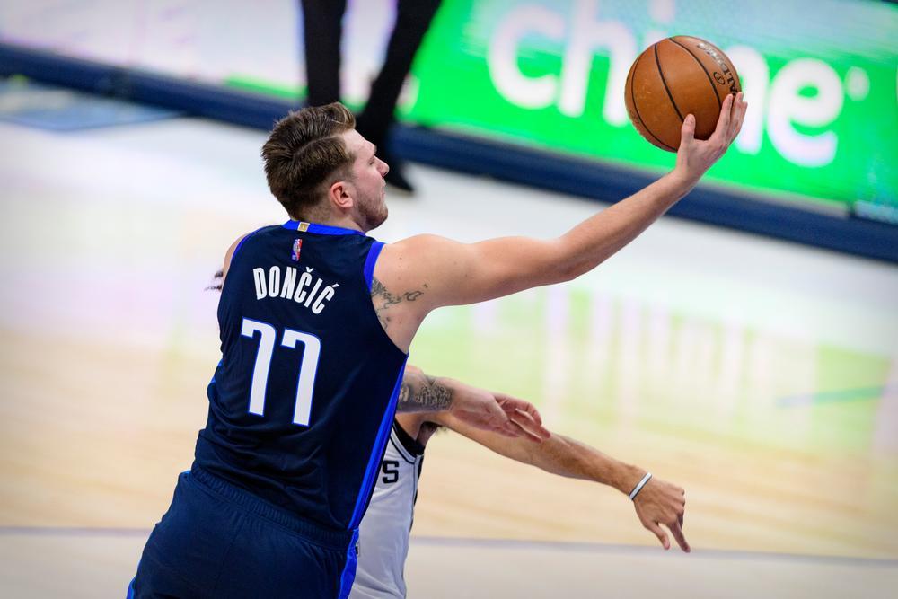 Doncic vuelve a la liga en modo All-Star