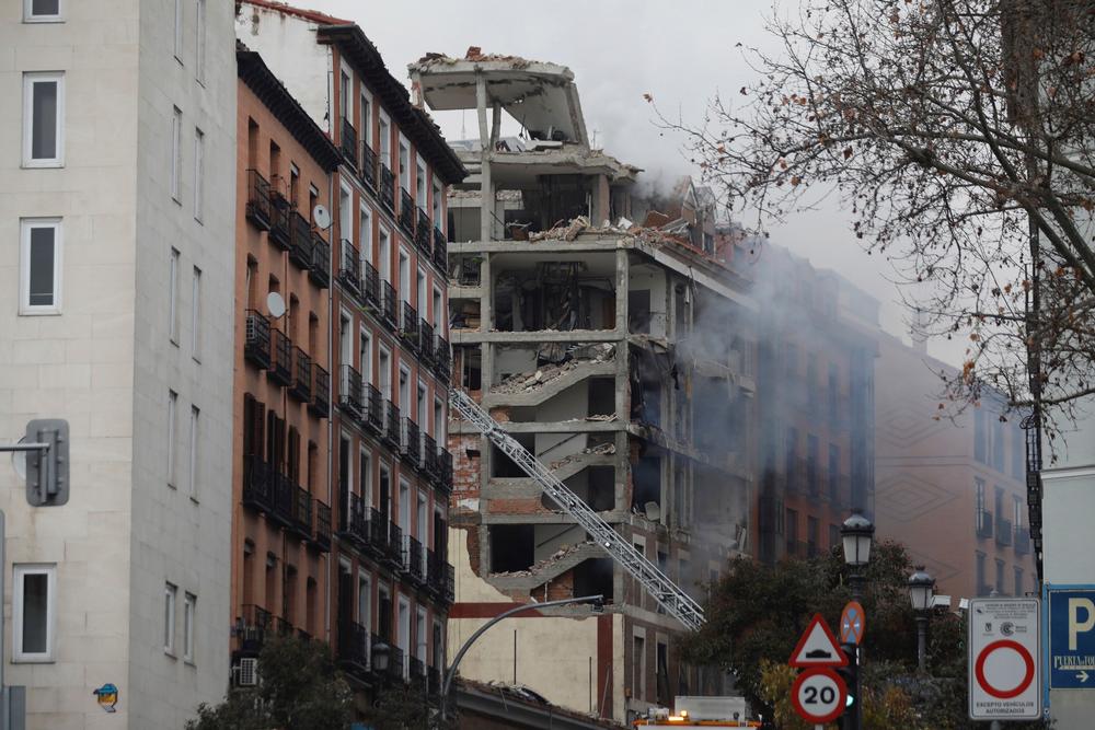 Explota parte de un edificio en el centro de Madrid
