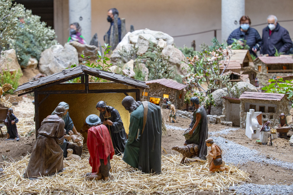 Tradicional visita familiar a los Belenes en Navidad.