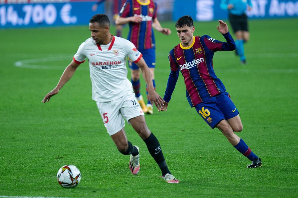 El Sevilla golpea primero y Bono amarga la noche a Messi
