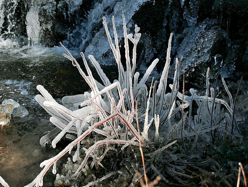 Cascadas de hielo y figuras heladas decoraron la provincia