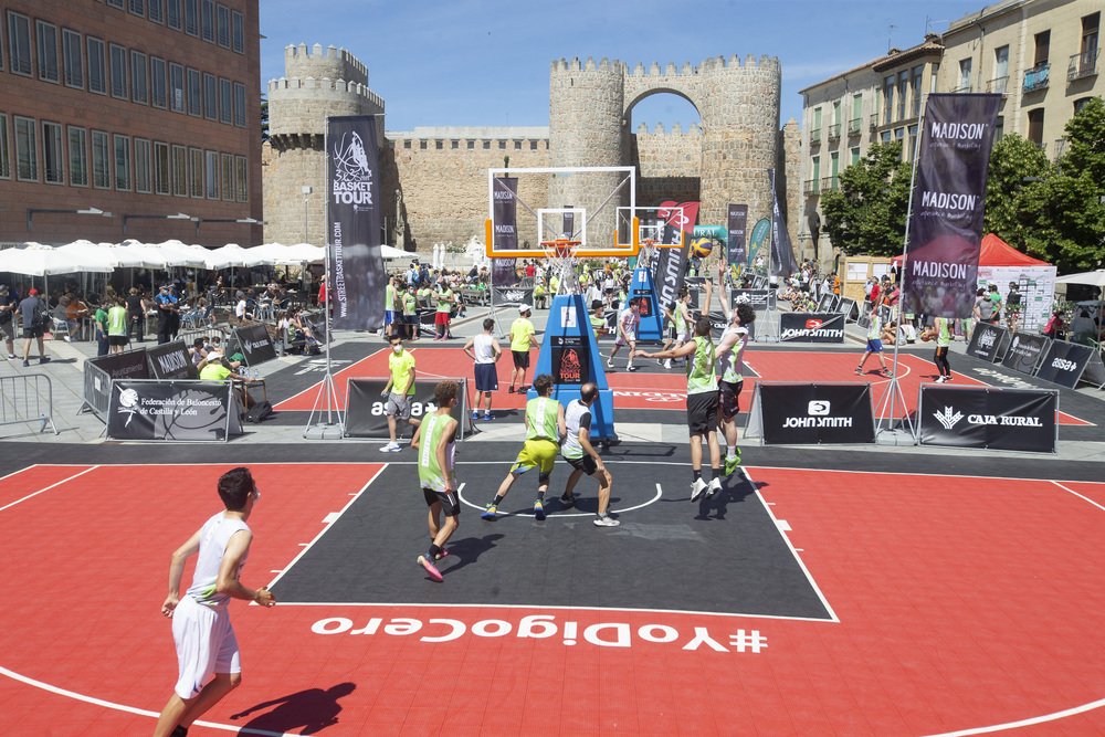 Baloncesto 3x3 Street Basket Tour de Castilla y León, plaza de Santa Teresa.