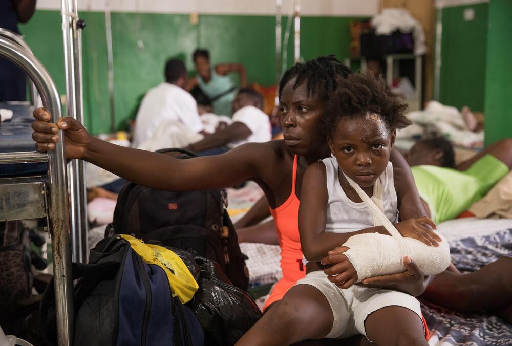 Al menos 1.940 muertos y cerca de 10 mil heridos por terremoto en HaitÁ­  / ORLANDO BARRÍA