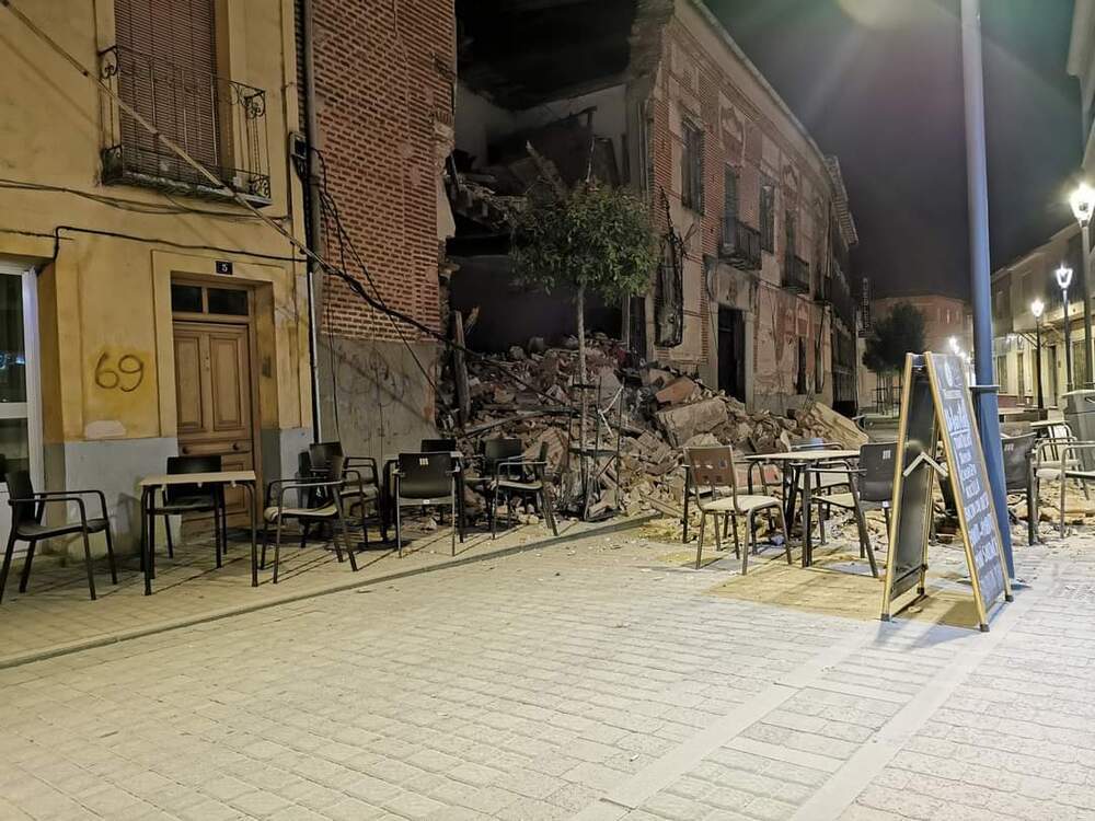 Se derrumba una casa en Arévalo sin causar daños personales
