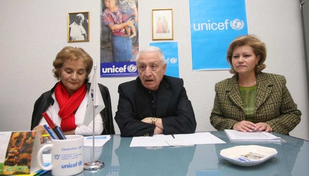 Vicente Bosque Hita, en una rueda de prensa como presidente de Unicef Ávila, en 2005