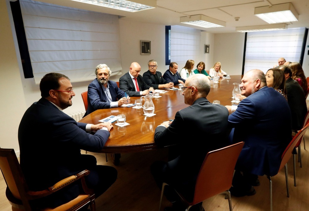 Recepción a la delegación abulense del presidente de Asturias