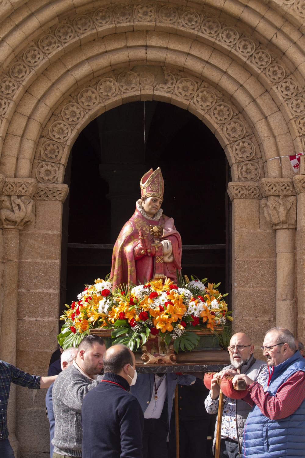Traslado del cristo de San Segudno, fiestas de San Segundo.  / ISABEL GARCÍA