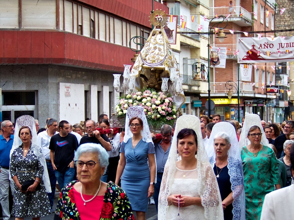 La Virgen del Pilar de Arenas vuelve a salir en procesión