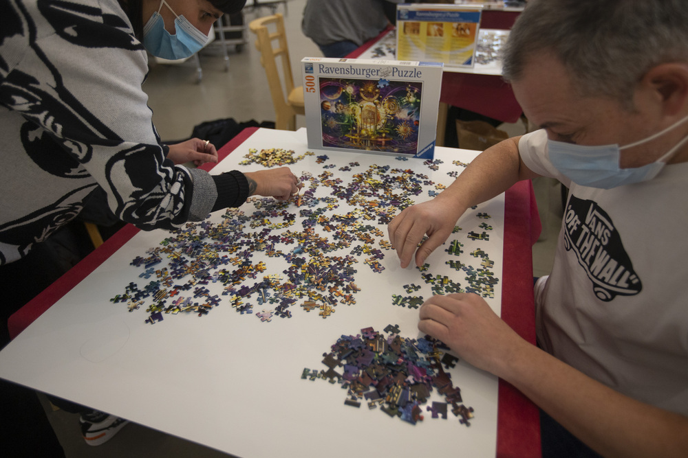 El Lienzo Norte acogió una nueva edición del torneo de puzzles.  / DAVID CASTRO