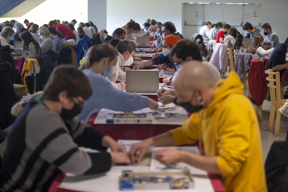 El Lienzo Norte acogió una nueva edición del torneo de puzzles.  / DAVID CASTRO