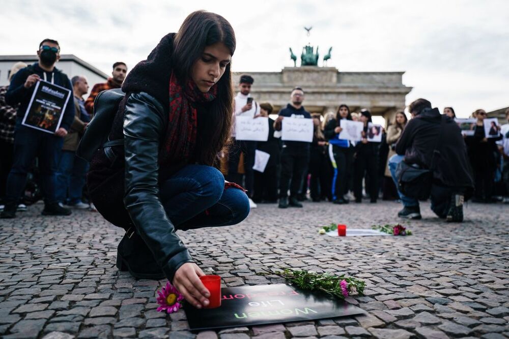 Rally in Berlin following Mahsa Amini's death  / CLEMENS BILAN