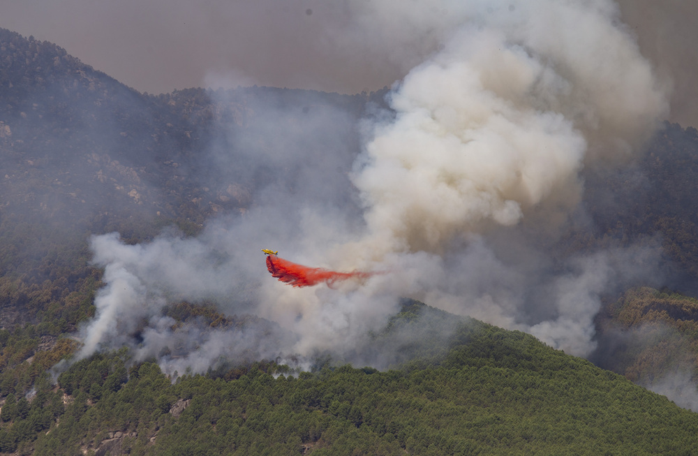 Incendio originado en Santa Cruz del Valle que afecta a varios municipios del Valle del Tiétar.