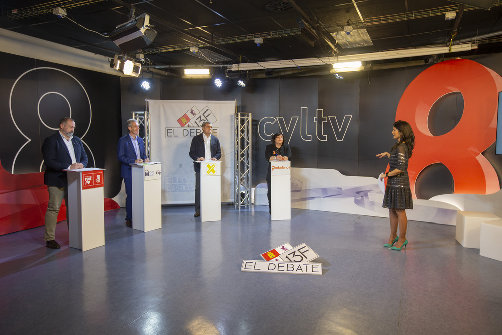 Debate electoral en La 8 Ávila.  / DAVID CASTRO