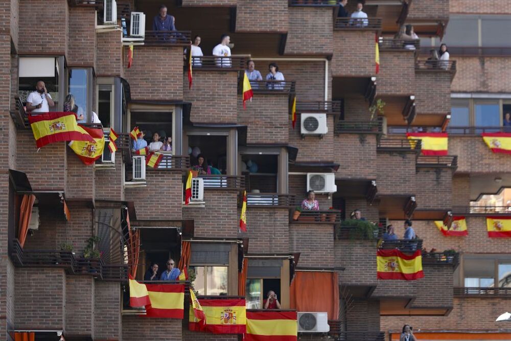 'Vivas' a los Reyes en el desfile de las Fuerzas Armadas