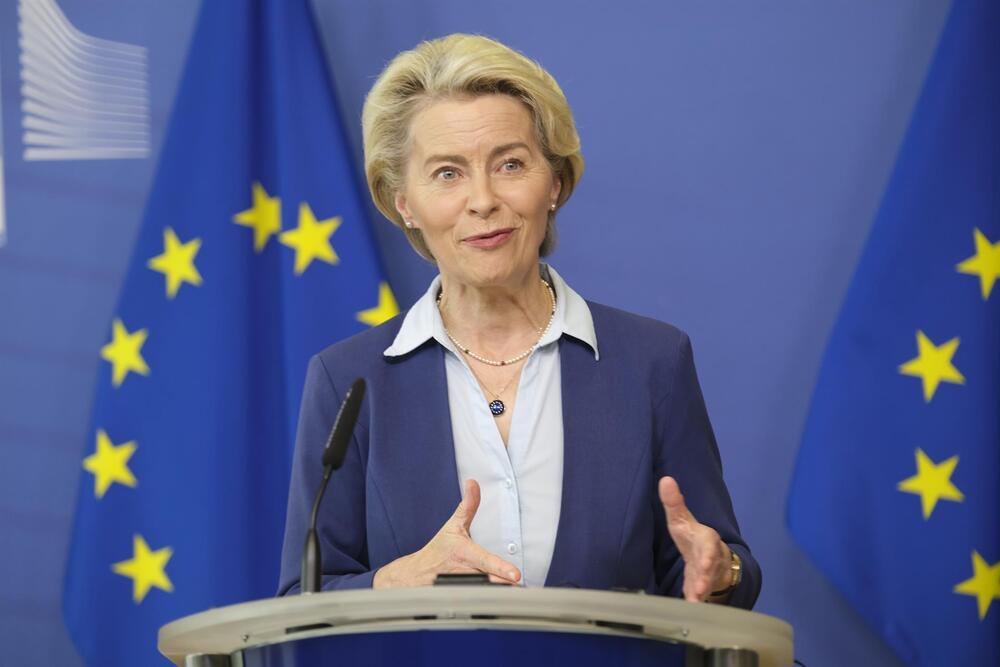 Von der Leyen promete apoio da UE à Ucrânia