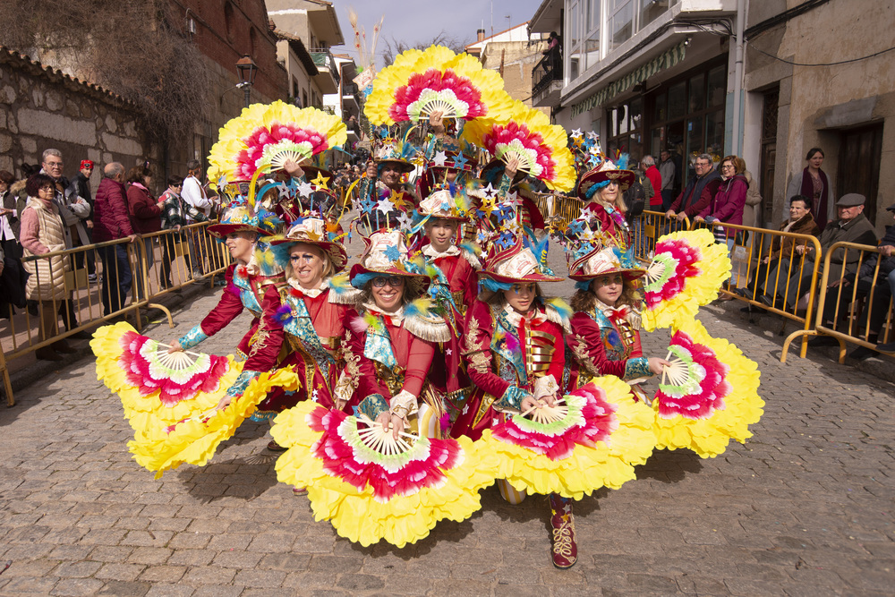 Cebreros viaja por los mundos del carnaval