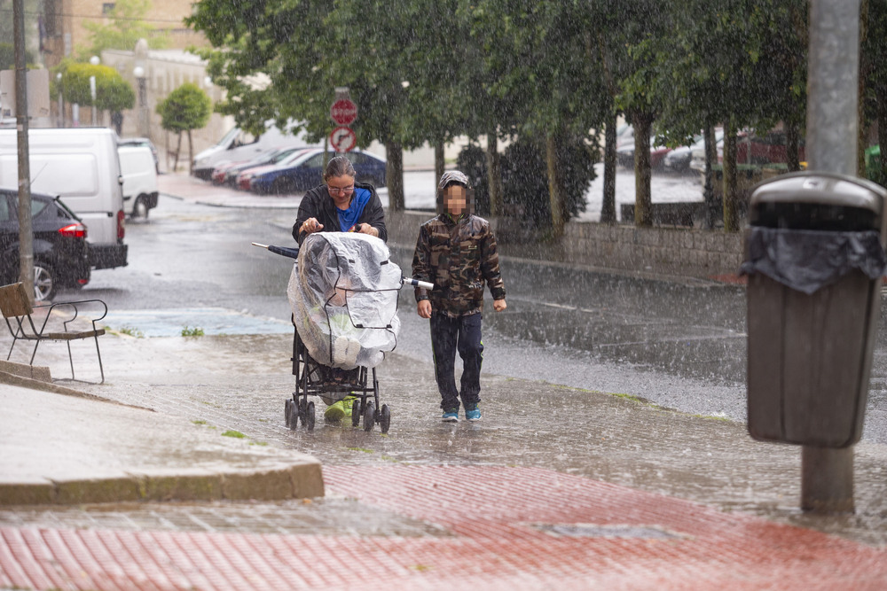 Fuerte tormenta en la capital.  / DAVID CASTRO