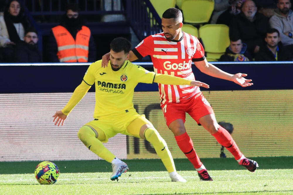  Parejo da la victoria al Villarreal 