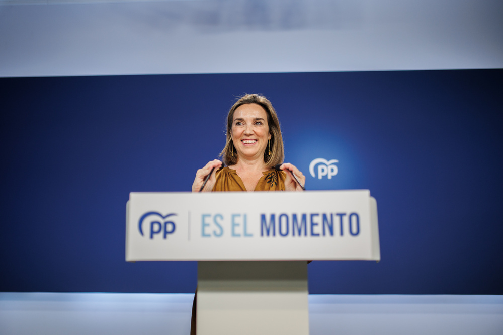 La secretaria general del PP, Cuca Gamarra, durante una rueda de prensa, en la sede del PP.